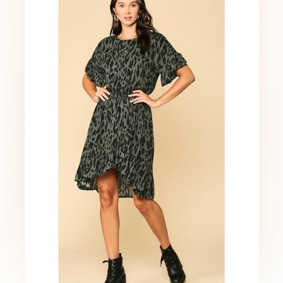 GiGio Animal Print Flutter Sleeve Dress Size Large - Picture 1 of 6
